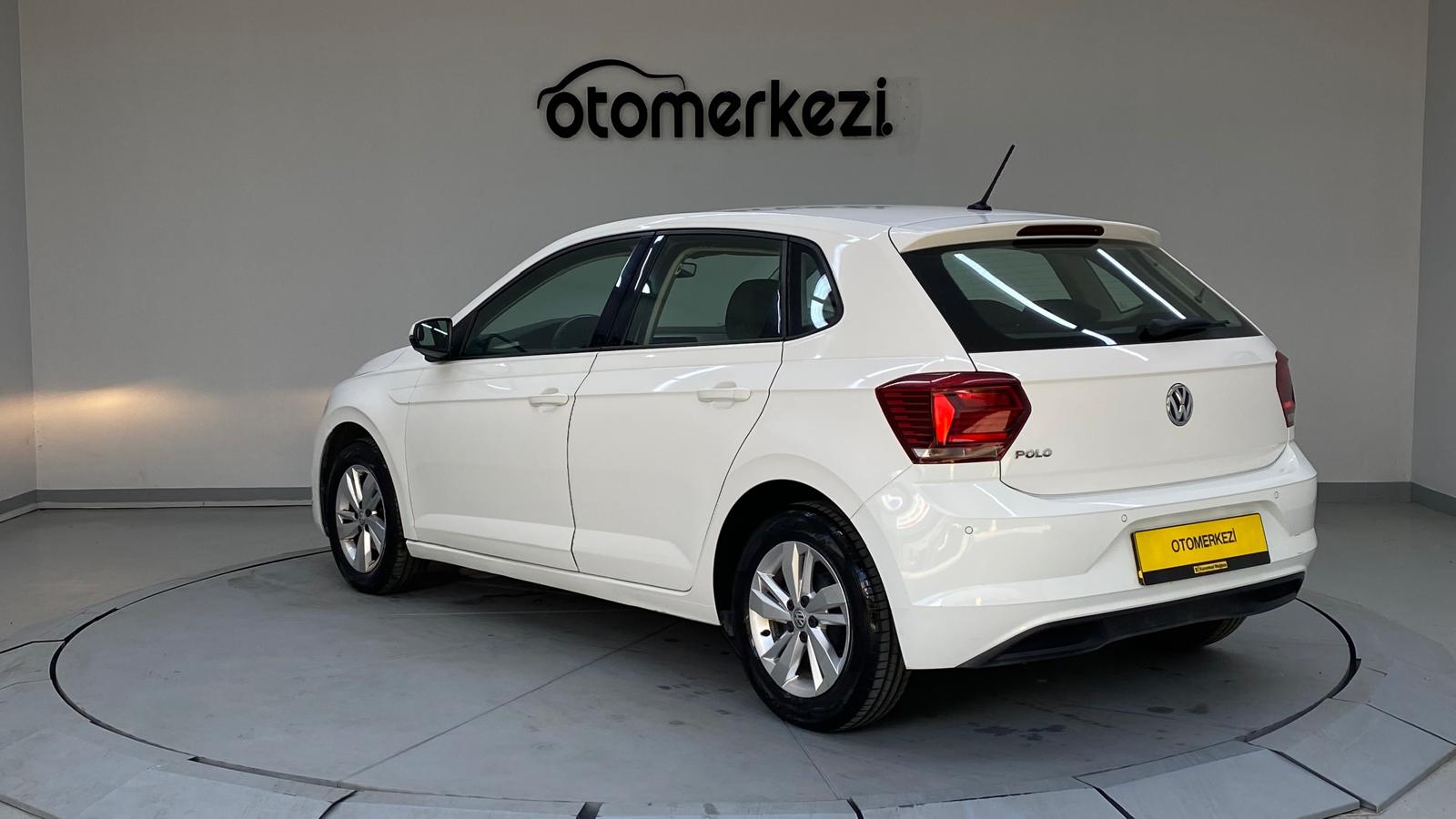 VOLKSWAGEN POLO 2